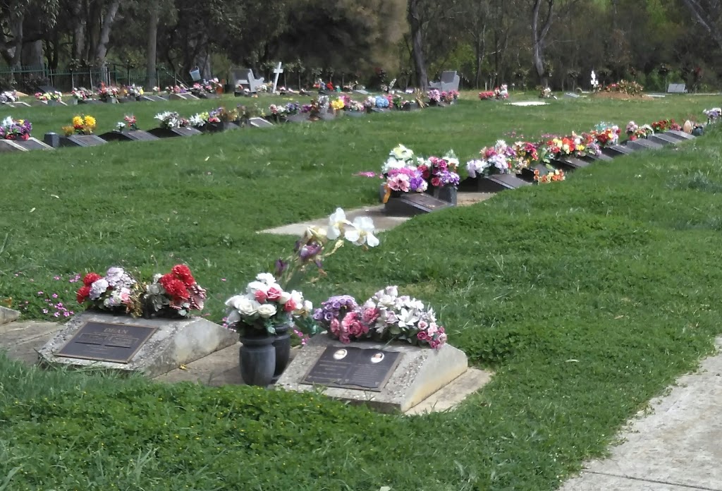 Broadford Cemetery Reserve | cemetery | 77 Piper St, Broadford VIC 3658, Australia | 0357841575 OR +61 3 5784 1575