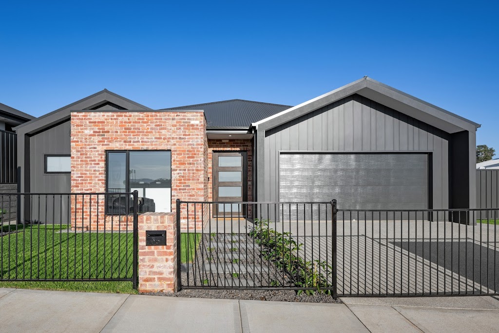 Southern Vale Homes - Leneva Display Homes | 34 Jennings Bvd, Leneva VIC 3691, Australia | Phone: 1300 888 003