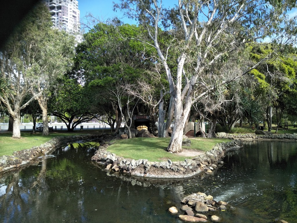 Macintosh Island Park | Surfers Paradise QLD 4217, Australia