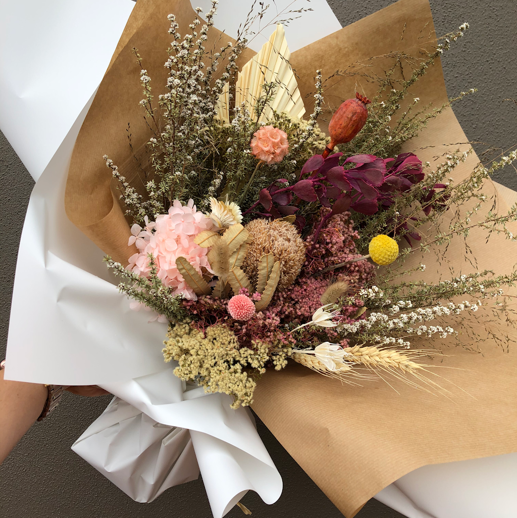 Flowers Gold Coast | Florist | florist | 6 Riverbank Ct, Ashmore QLD 4214, Australia | 1300993021 OR +61 1300 993 021