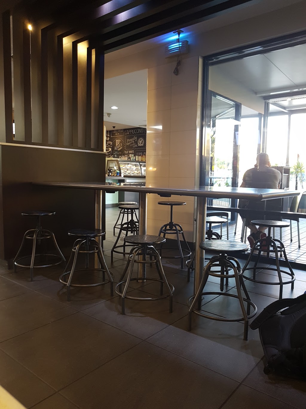 McDonalds Coorparoo | cafe | 235 Old Cleveland Rd, Coorparoo QLD 4151, Australia | 0733979956 OR +61 7 3397 9956