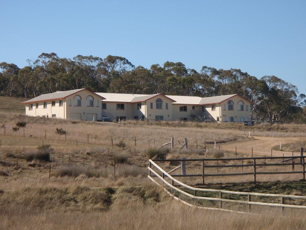JE Resort (Jindabyne Equestrian Resort) | Kosciuszko Rd & Hill Top Rd, Jindabyne NSW 2627, Australia | Phone: (02) 6456 7333