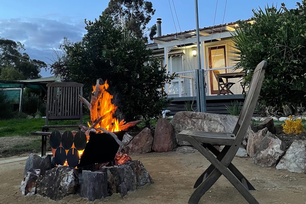 Barkly Street Retreat | lodging | 15 Barkly St, Dunolly VIC 3472, Australia | 0405770287 OR +61 405 770 287