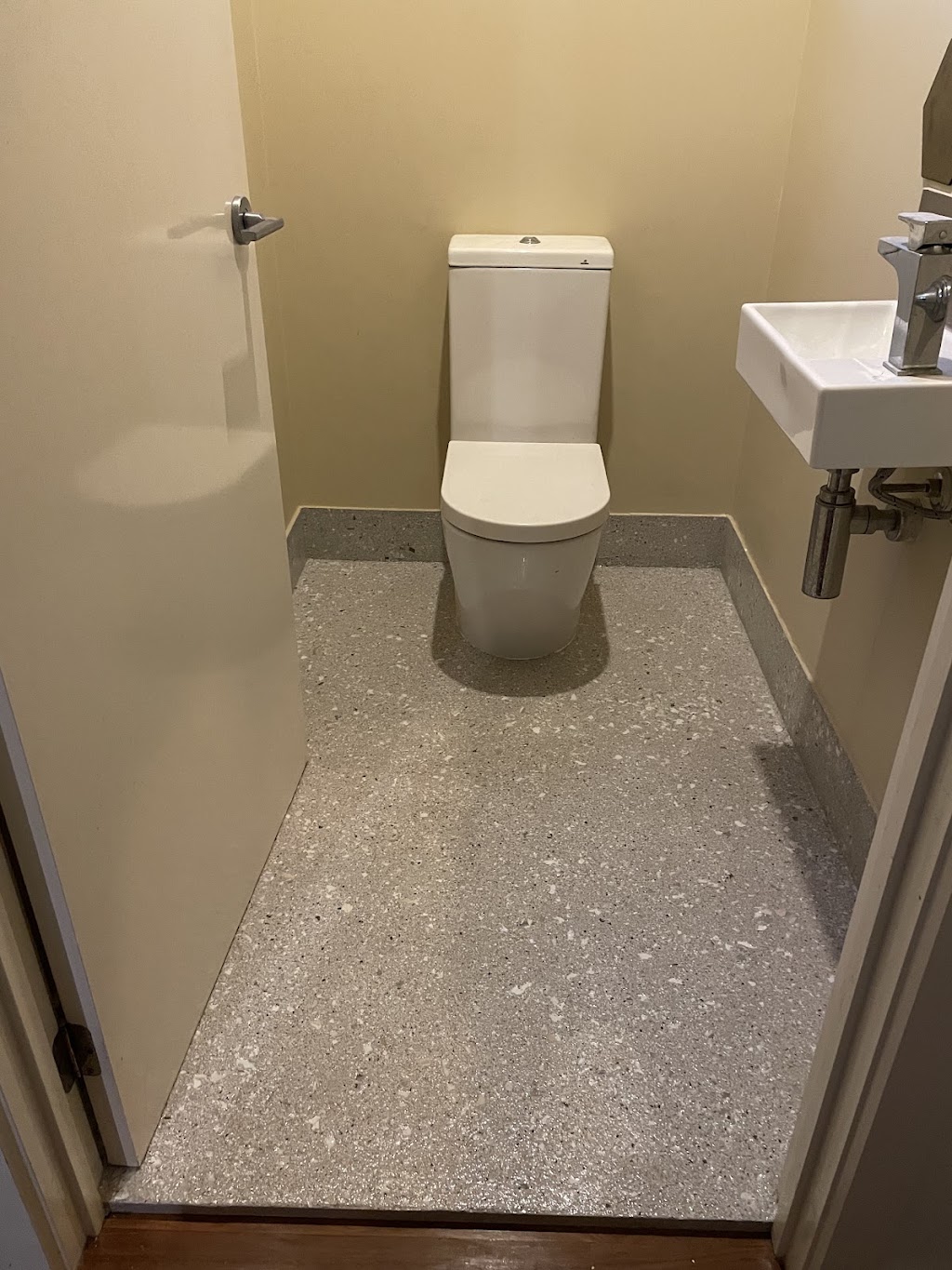 Uberspace flooring | 182/2 Bella Ave, Robina QLD 4226, Australia | Phone: 0472 558 281