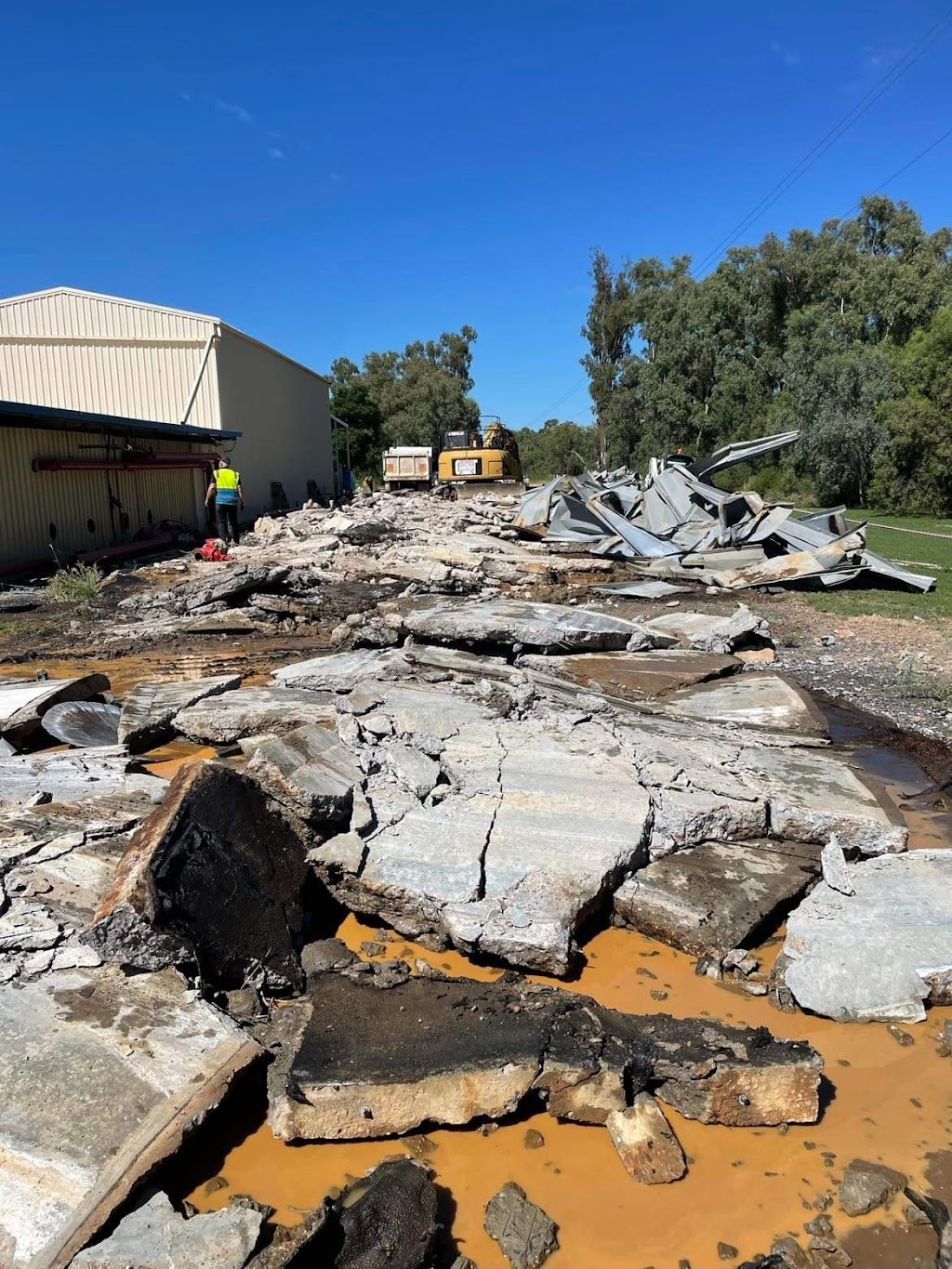 Deimos Demolition and Asbestos | 4 Bloodwood St, Highfields QLD 4352, Australia | Phone: 0472 915 138