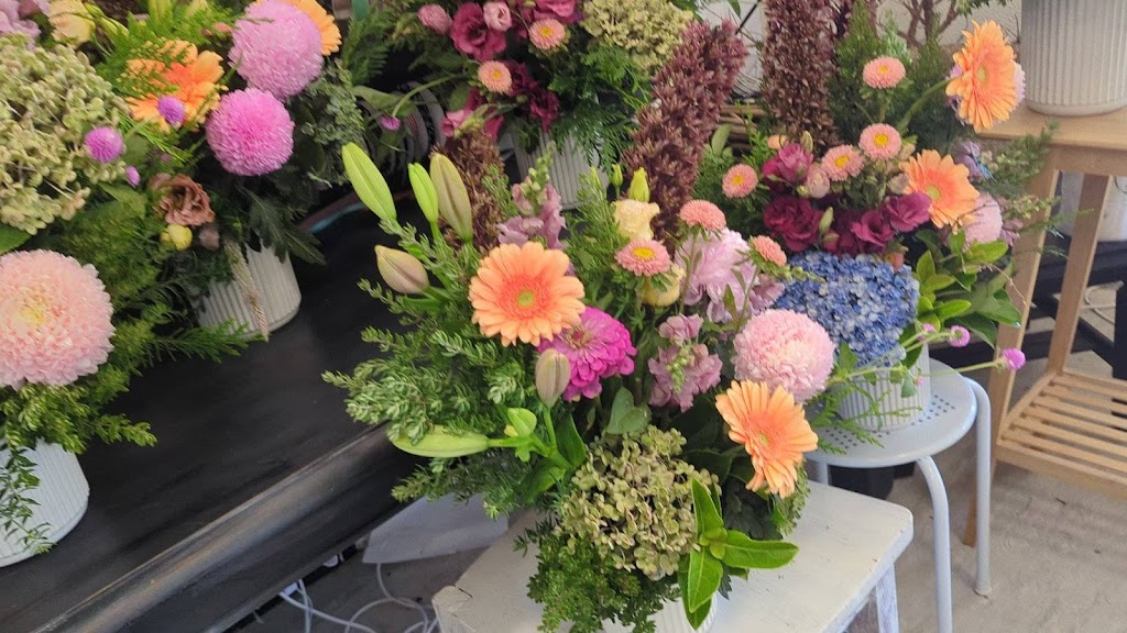 Hello Poppy Lane Florist | 3069 Murray Valley Hwy, Ebden VIC 3691, Australia | Phone: 0450 712 782