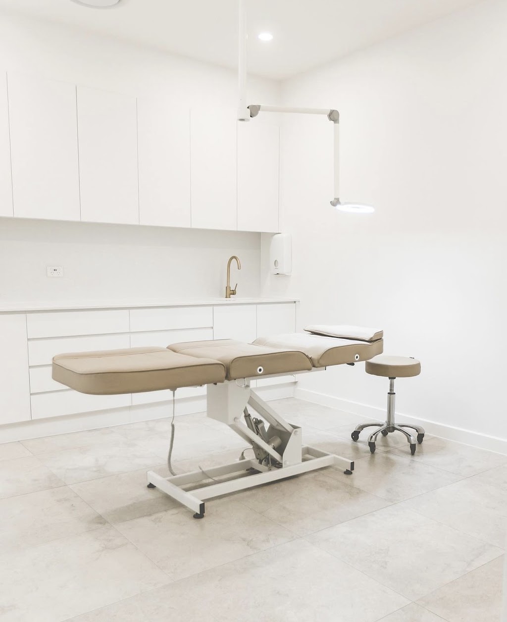 Isola Beauty | 7 Russell St, Corrimal NSW 2518, Australia | Phone: 0402 631 906