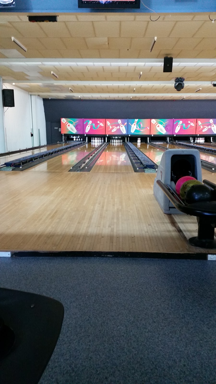 Townsville Tenpin & Fun Centre | bowling alley | 101 Bamford Ln, Kirwan QLD 4817, Australia | 0747732133 OR +61 7 4773 2133