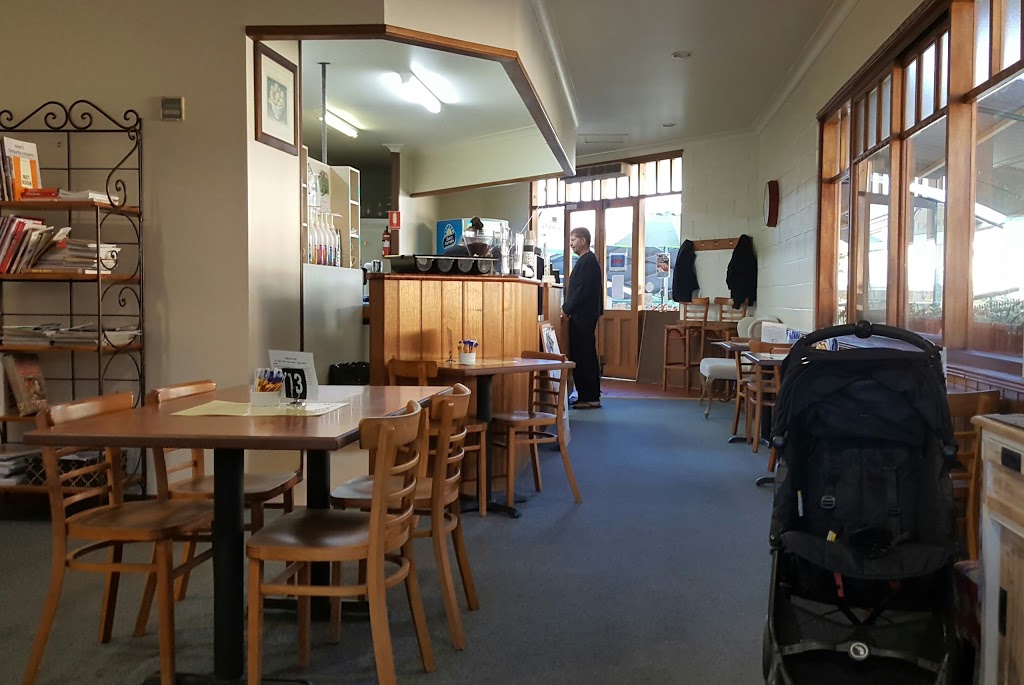Tumut Terrace Cafe | cafe | 95 Wynyard St, Tumut NSW 2720, Australia | 0269476068 OR +61 2 6947 6068