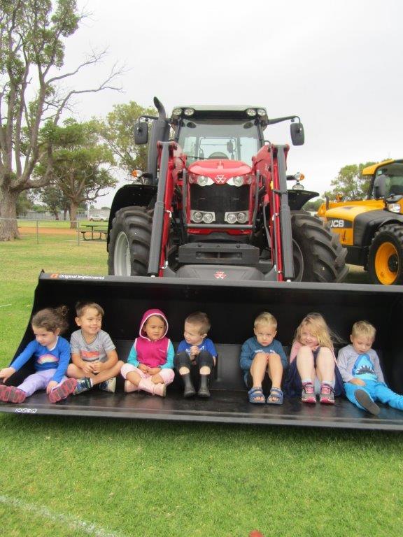 Harvey Community Play & Learning Centre |  | Tom Latch Drive, 67 Young St, Harvey WA 6220, Australia | 0897293777 OR +61 8 9729 3777