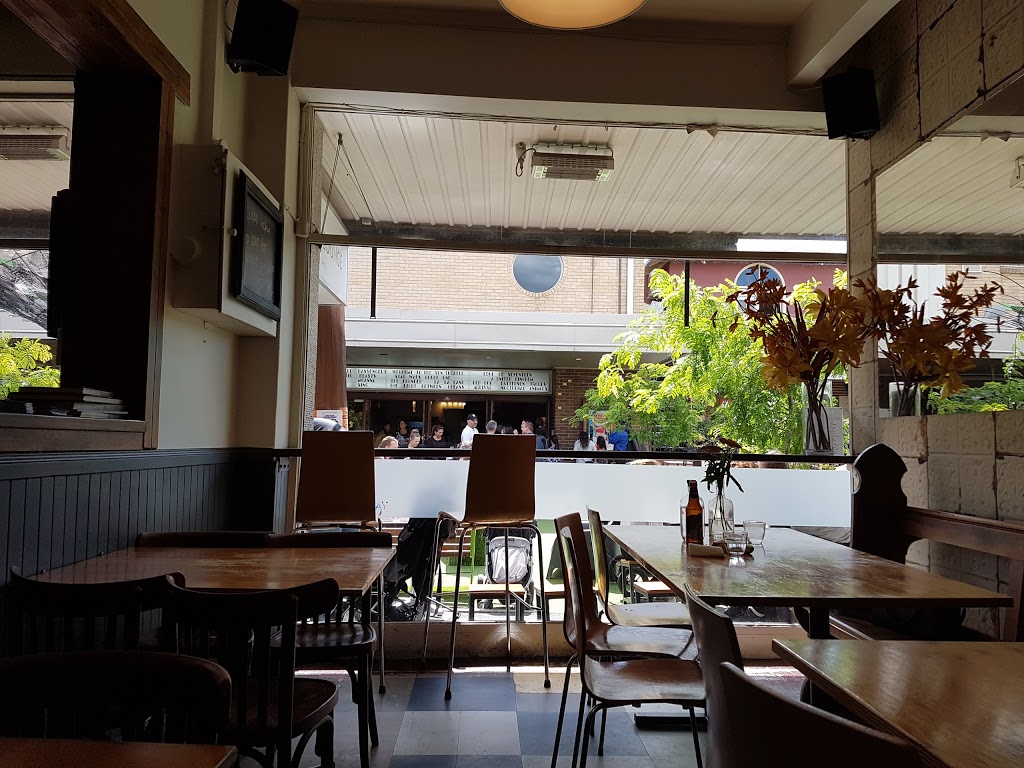 Yarra Lounge | restaurant | 7 Ballarat St, Yarraville VIC 3013, Australia | 0396894090 OR +61 3 9689 4090
