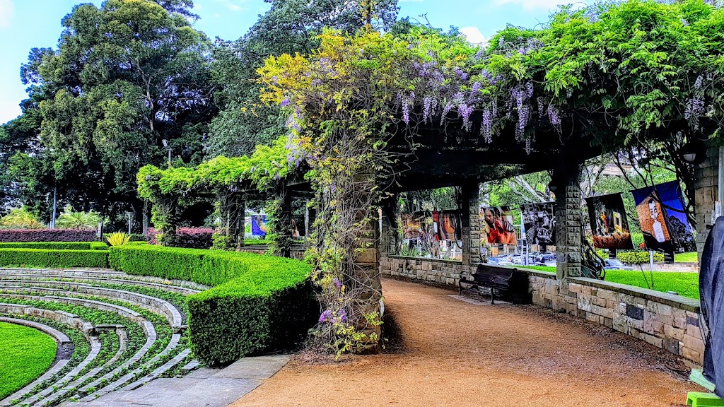 Sandringham Memorial Garden and Fountain | tourist attraction | College St &, Park St, Sydney NSW 2000, Australia | 0292659333 OR +61 2 9265 9333