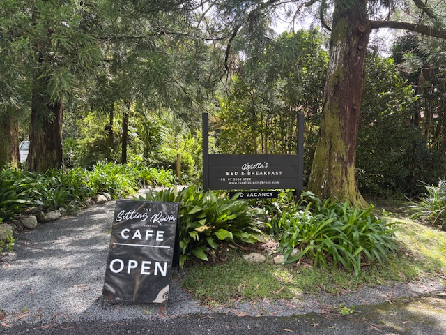 The Sitting Room Cafe | 8 Canyon Parade, Springbrook QLD 4213, Australia | Phone: 0427 682 856