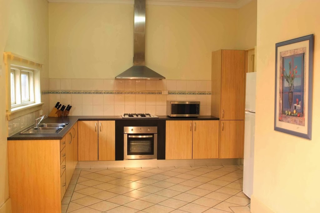 Glenelg Gateway Apartments | lodging | 35 Brighton Rd, Glenelg SA 5045, Australia | 0413451842 OR +61 413 451 842