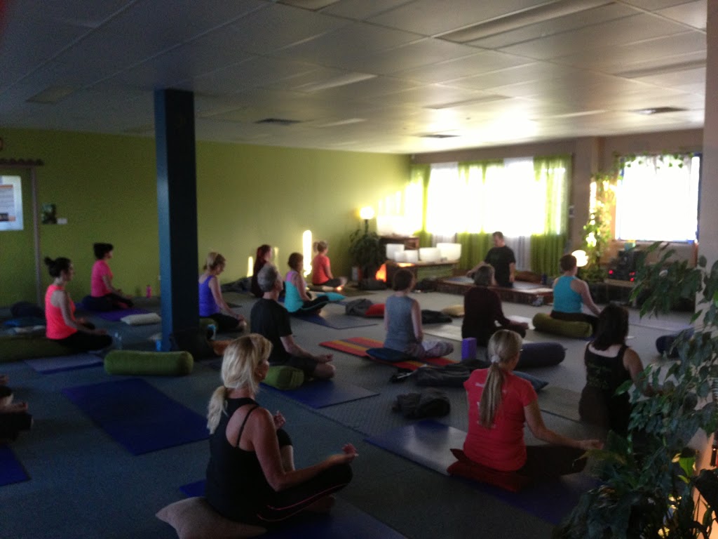 Shellharbour City Yoga | gym | above Julies Chickens, 15-17 College Ave, Shellharbour City Centre NSW 2529, Australia | 0242962723 OR +61 2 4296 2723