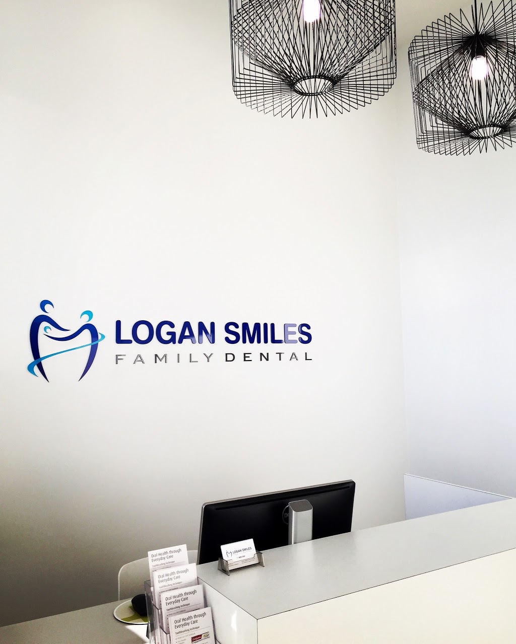 Logan Smiles Family Dentist | dentist | 5/195-225 Bryants Rd, Loganholme QLD 4129, Australia | 0738063000 OR +61 7 3806 3000