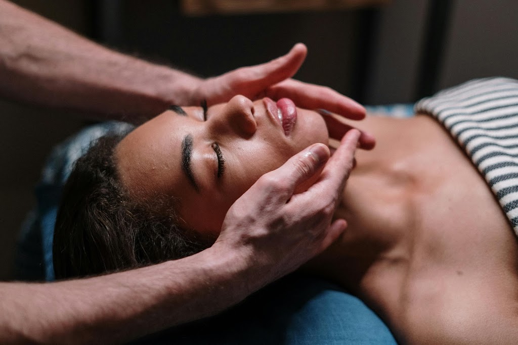 Javanese Massage | 9 Evans St, Blackwater QLD 4717, Australia | Phone: 0484 123 516