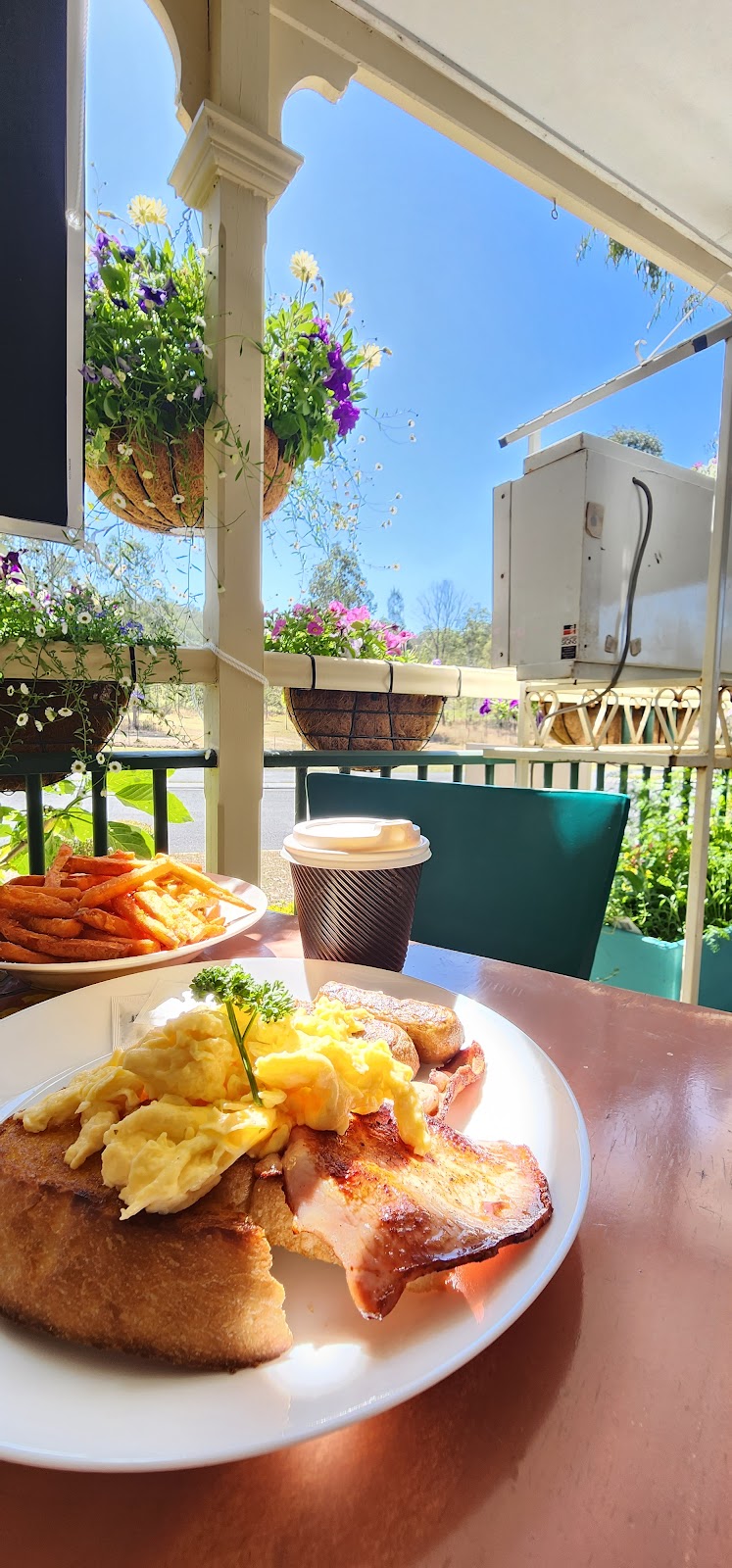 Billabong Village Cafe @ Kooralbyn | 290 Wellington Bundock Dr, Kooralbyn QLD 4285, Australia | Phone: (07) 5544 6321