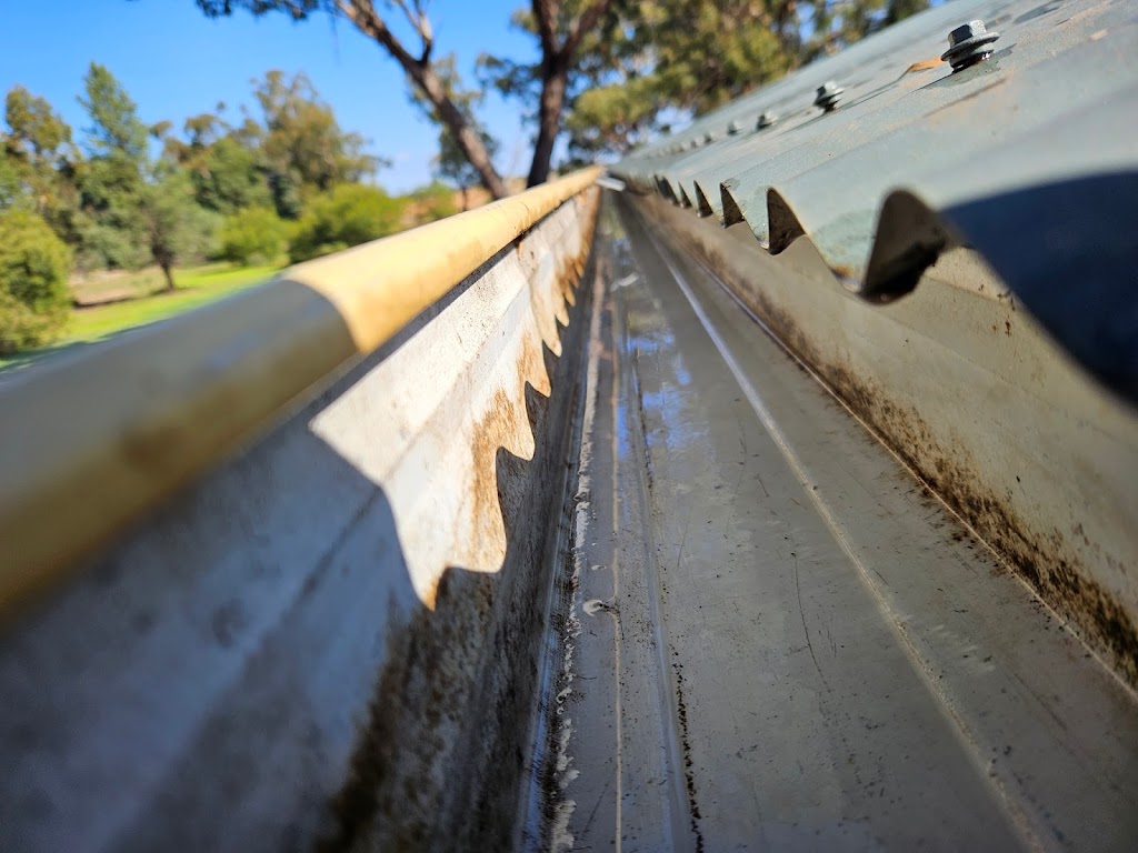 Narrandera Gutter Cleaning | 4 Bells Rd, Narrandera NSW 2700, Australia | Phone: 0487 521 312