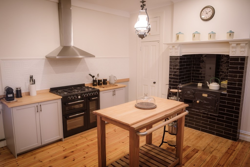 Winton Cottage | 123 High St, Maldon VIC 3463, Australia | Phone: 0422 617 330