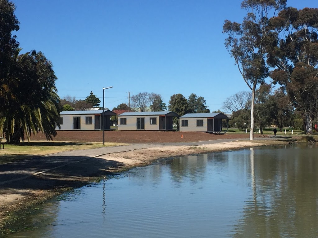Murtoa Cabins Visitor Accommodation | Lake St, Murtoa VIC 3390, Australia | Phone: 0403 887 091