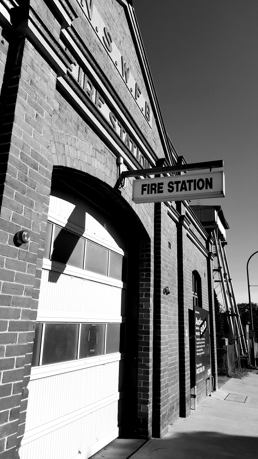 Fire and Rescue NSW Windsor Fire Station | fire station | 1 Anderson Pl, South Windsor NSW 2756, Australia | 0245773182 OR +61 2 4577 3182