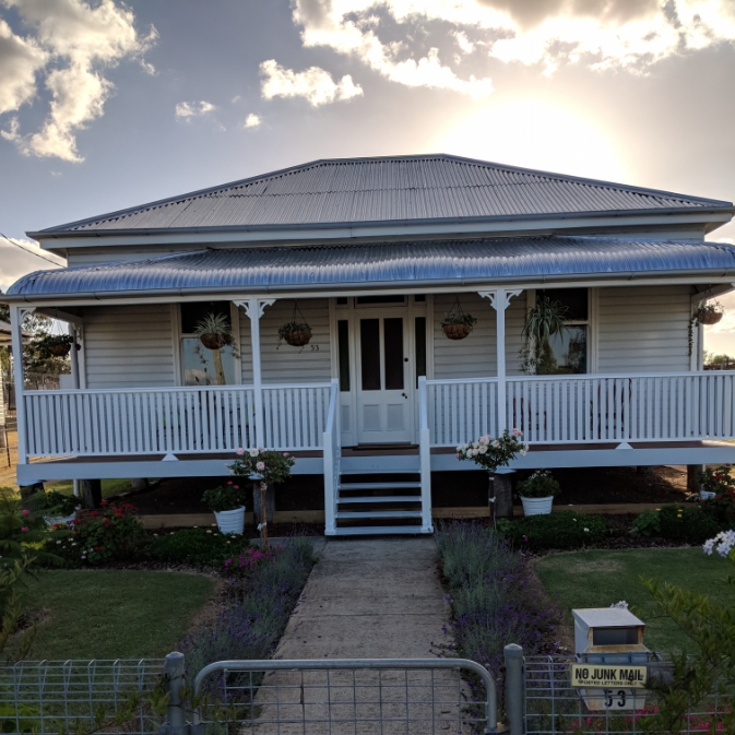 Victorias Cottage Warwick | 53 Lyons St, Warwick QLD 4370, Australia | Phone: 0438 419 370