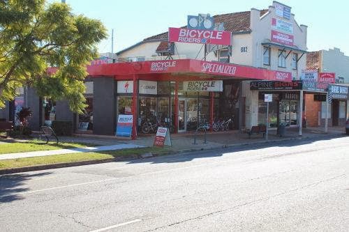 Bicycle Riders | bicycle store | 608 Wynnum Rd, Morningside QLD 4170, Australia | 0738998232 OR +61 7 3899 8232