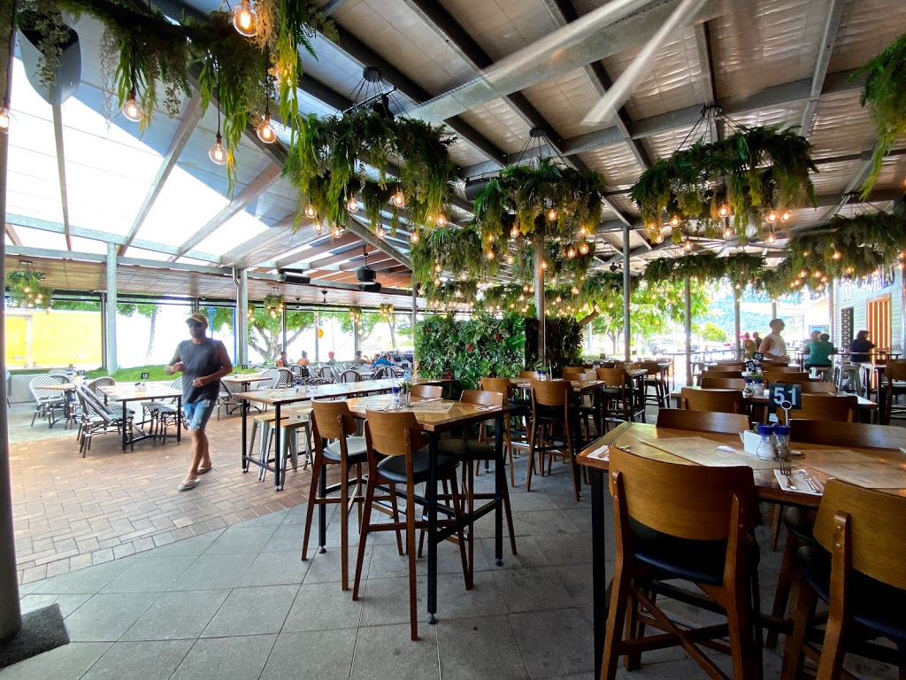 The Pub | restaurant | 16 Airlie Esplanade, Airlie Beach QLD 4802, Australia | 0749641777 OR +61 7 4964 1777
