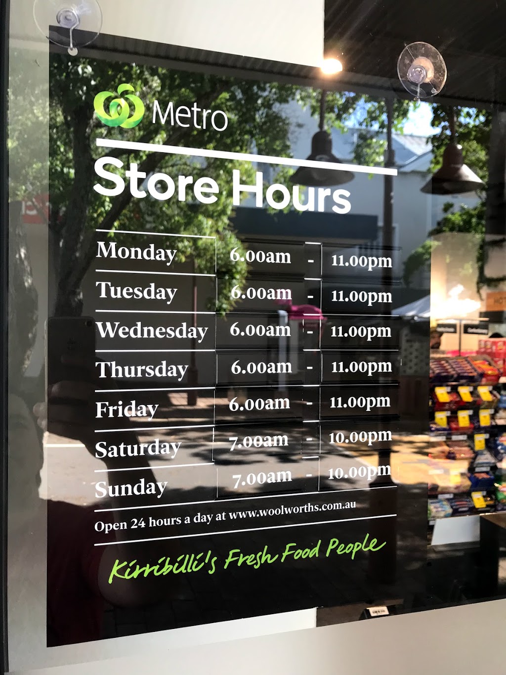 Woolworths Metro | convenience store | 32 Burton St, Milsons Point NSW 2061, Australia