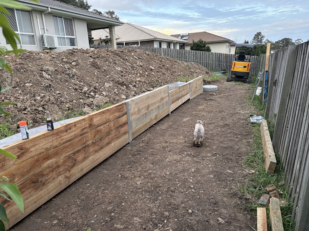 Hillview Digger Hire and Landscaping Services | 9 Hillview Cres, Bahrs Scrub QLD 4207, Australia | Phone: 0427 729 688