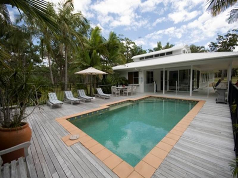 Beach Stone House | lodging | 96 Teewah Beach Rd, Noosa North Shore QLD 4565, Australia | 0400996876 OR +61 400 996 876