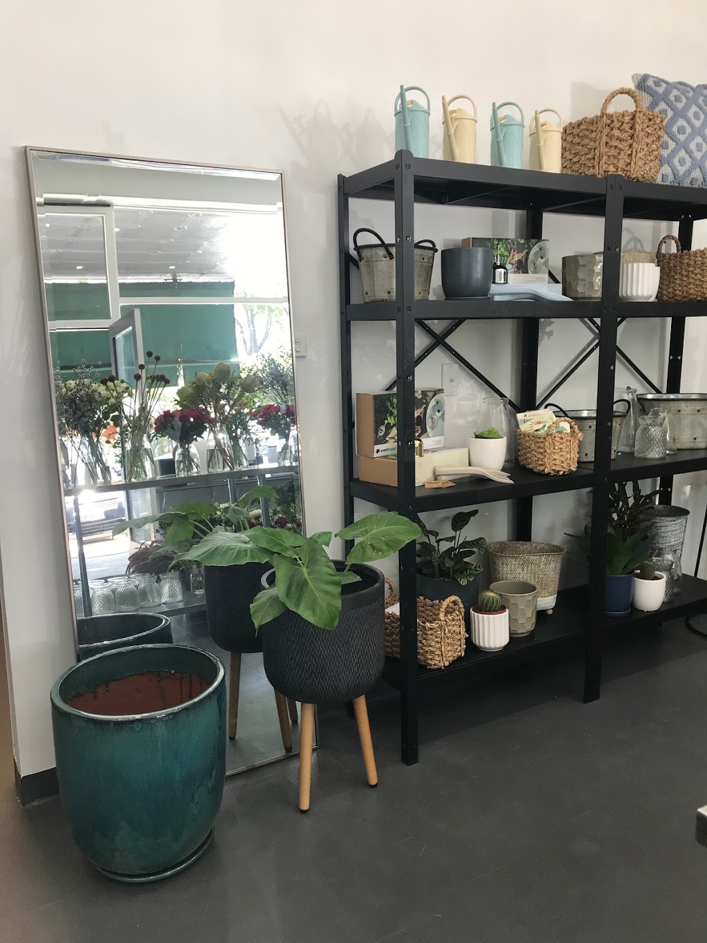 Abloom Florist & Gifts Allambie | Shop 19a/141-151 Allambie Rd, Allambie Heights NSW 2100, Australia | Phone: (02) 9451 6363