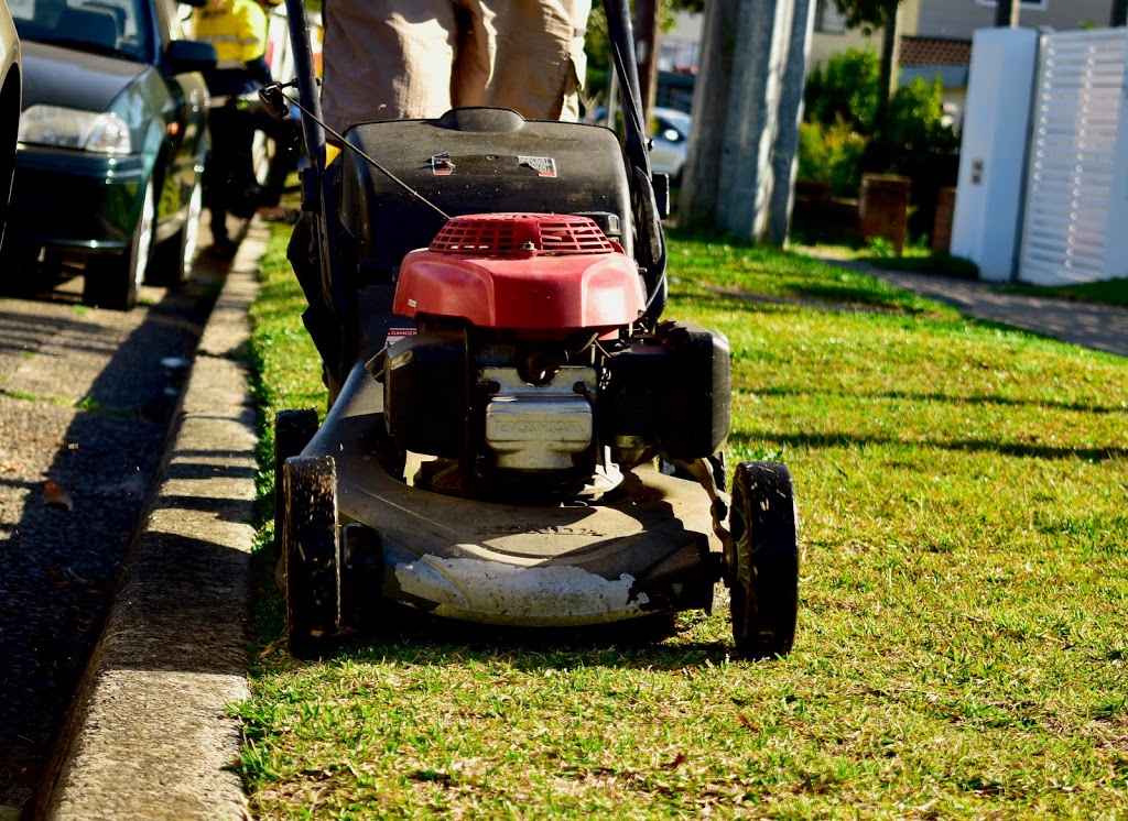 A Grass Act | Unit 10/23 Stuart St, Collaroy NSW 2097, Australia | Phone: 0412 111 651