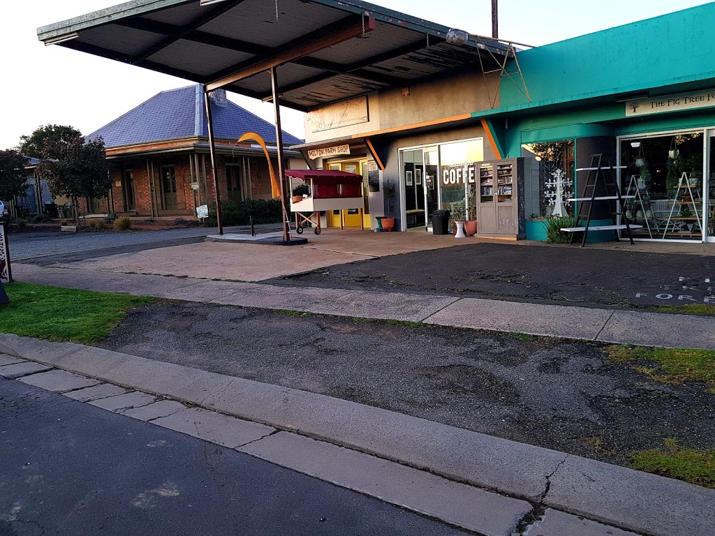 Bowsers Coffee | cafe | 2/127 Princes Hwy, Milton NSW 2538, Australia