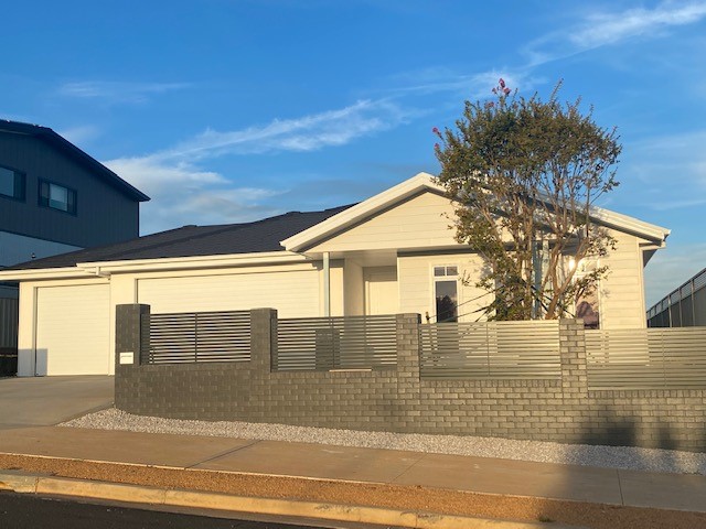 Brad Acheson Homes Display Home | 9 Champagne Dr, Dubbo NSW 2830, Australia | Phone: (02) 6884 8472