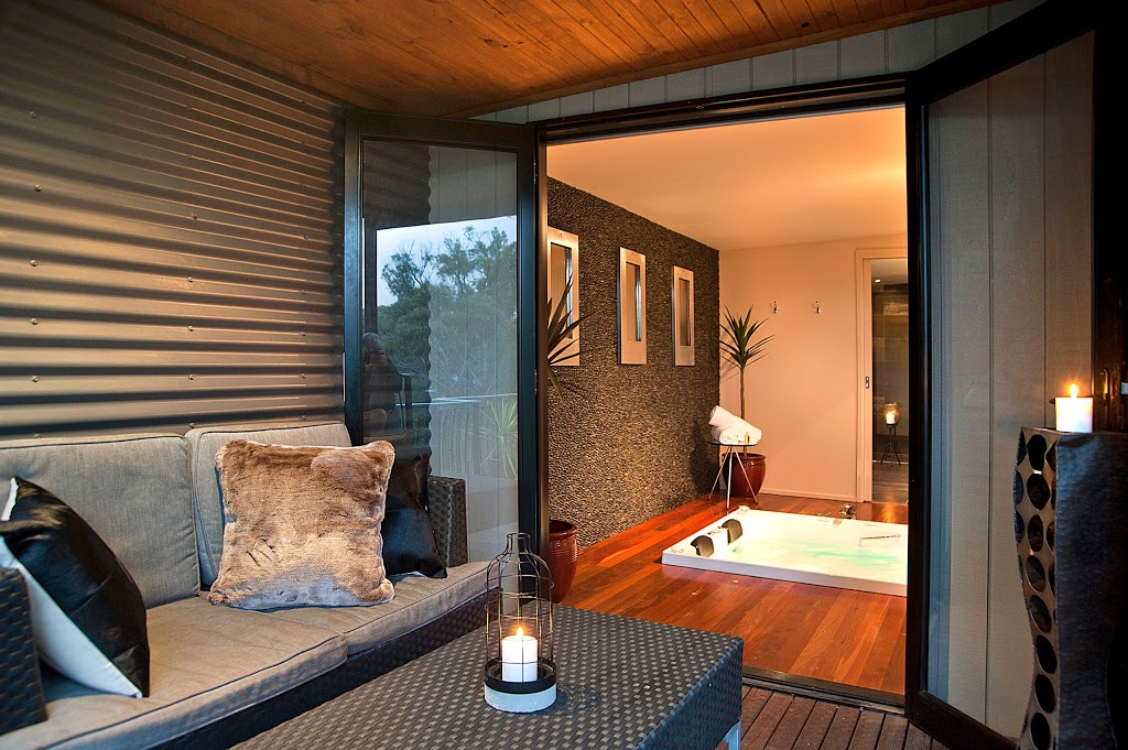 Kudos Villas Water | lodging | 14 Fourth St, Hepburn Springs VIC 3461, Australia | 0359721600 OR +61 3 5972 1600