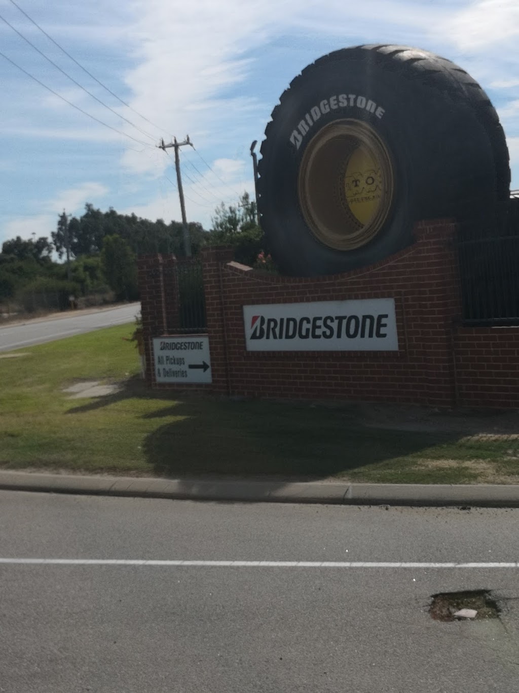 Bridgestone Select Tyres - Kewdale | car repair | 516 Abernethy Rd, Kewdale WA 6105, Australia | 0893116699 OR +61 8 9311 6699