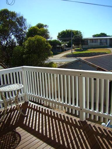 C Mol Beach House | lodging | 5 Wood Way, Ledge Point WA 6043, Australia | 0433159005 OR +61 433 159 005