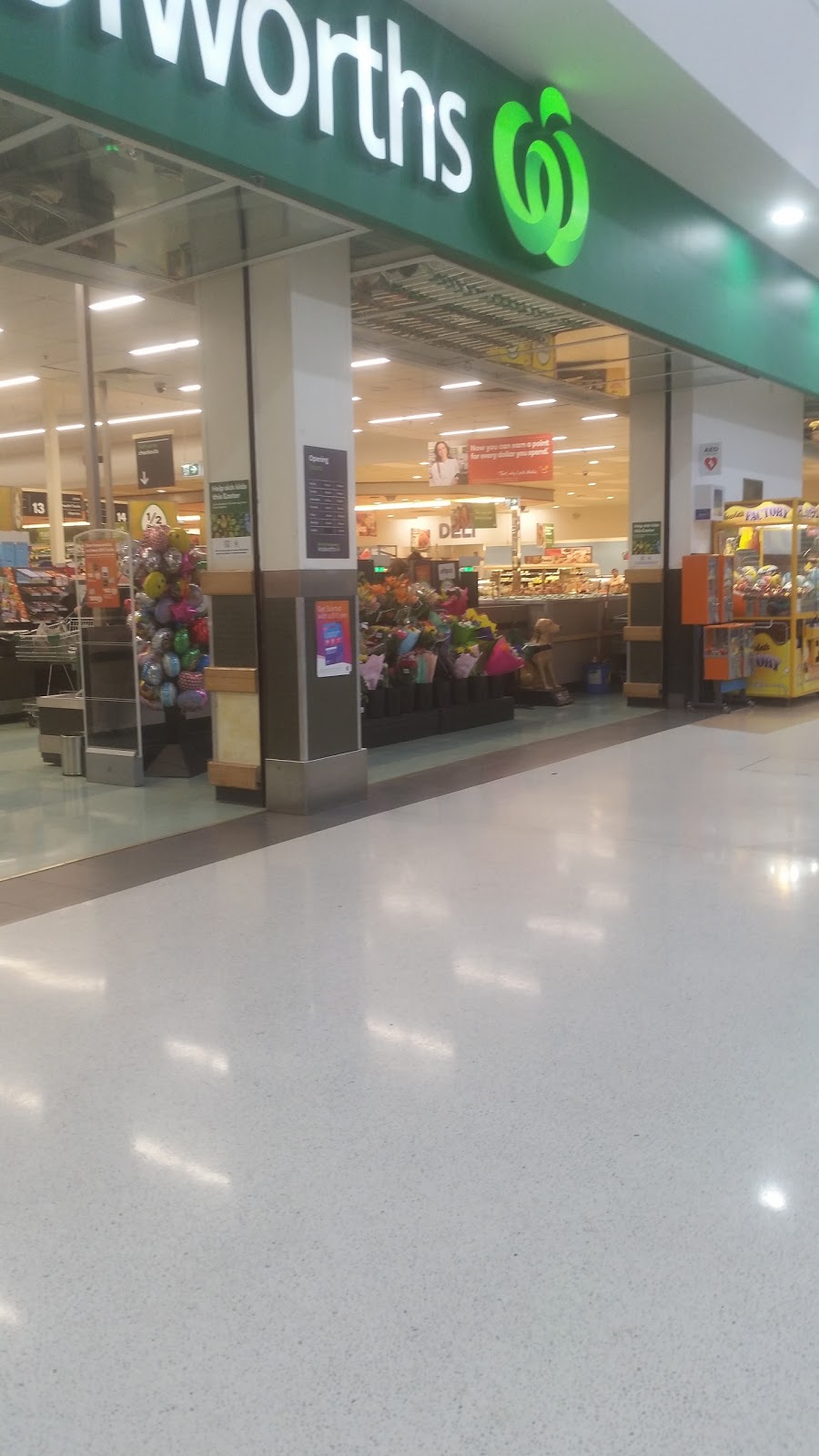 Woolworths Kingaroy | supermarket | 29-45 Alford St, Kingaroy QLD 4610, Australia | 0741728302 OR +61 7 4172 8302