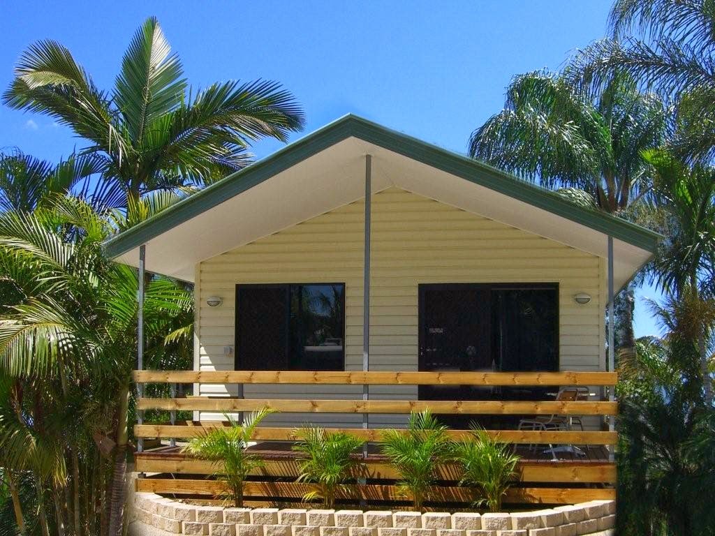 Southside Holiday Village | 283 Lower Dawson Rd, Allenstown QLD 4700, Australia | Phone: (07) 4927 3013