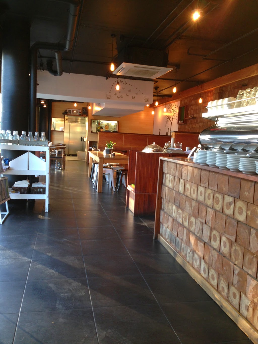Little Chloe Café & Roaster | cafe | 1810 Malvern Rd, Malvern East VIC 3145, Australia | 0398852194 OR +61 3 9885 2194