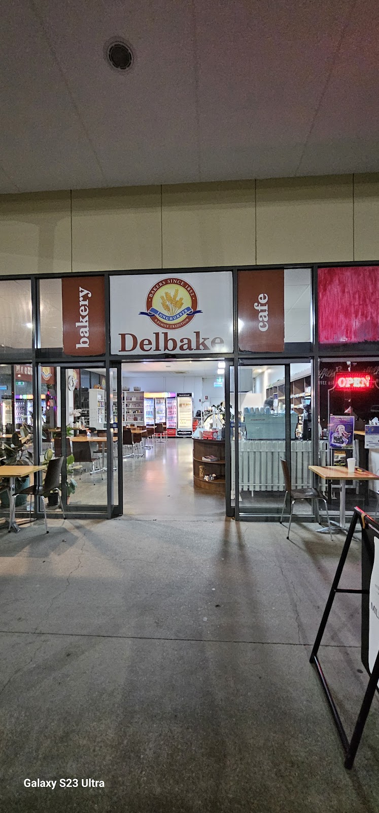 Pauls Bakery Cafe | 96 Baxter-Tooradin Rd, Baxter VIC 3911, Australia | Phone: (03) 5971 2900