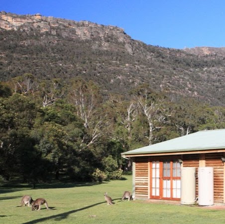 Halls Gap Log Cabins | lodging | 245 Grampians Rd, Halls Gap VIC 3381, Australia | 0353564256 OR +61 3 5356 4256