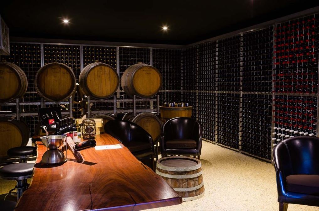 KATGULLY Wines Cellar Door | 124 Lennard St, Herne Hill WA 6056, Australia | Phone: 0417 975 524