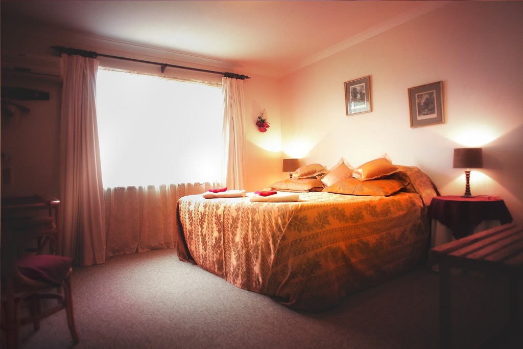 Enderslie House Bed & Breakfast & Farmstay | lodging | 15 Peters Rd, Muchea WA 6501, Australia | 0895710595 OR +61 8 9571 0595