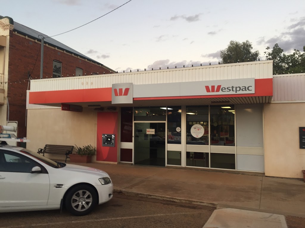 Westpac Branch/ATM | bank | 15 Antares St, Southern Cross WA 6426, Australia