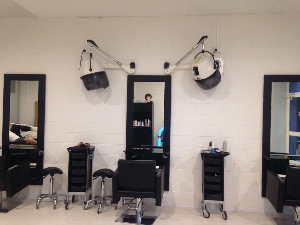Clip & Curl | hair care | Shop 9/3-5 Hewish Rd, Croydon VIC 3136, Australia | 0397257159 OR +61 3 9725 7159