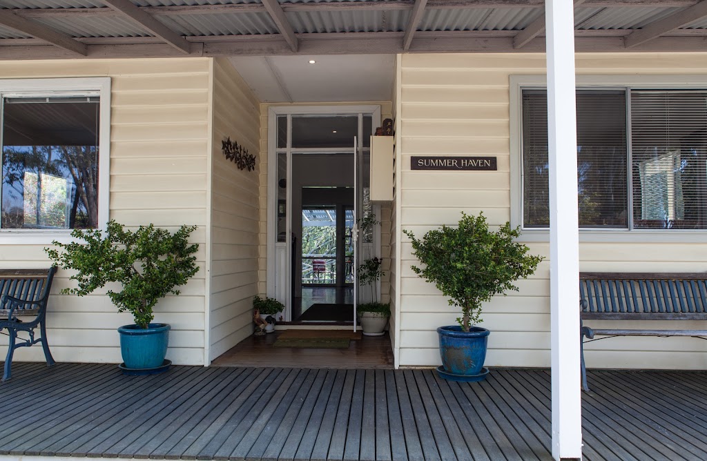Summer Haven Holiday Cottage | 4 Chatfield Ave, Daylesford VIC 3460, Australia | Phone: 0421 521 092