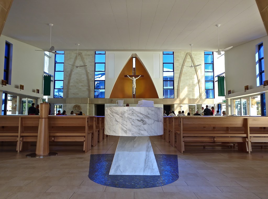 Stella Maris Catholic Church | church | 268 Hedges Ave, Mermaid Beach QLD 4218, Australia | 0755725433 OR +61 7 5572 5433